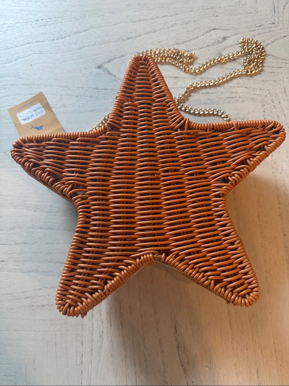 New Tommy Bahama Woven Starfish Crossbody Bag with Gold Chain - Picture 12 of 13